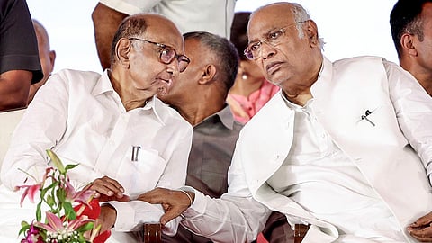 मल्लिकार्जुन खरगे बोले- शिवसेना और NCP एमवीए के साथ हैं
