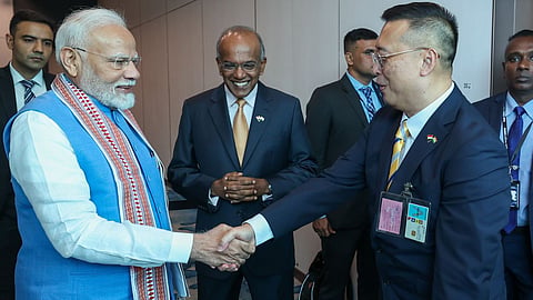 पीएम मोदी दो दिवसीय यात्रा पर पहुंचे सिंगापुर, रणनीतिक साझेदारी को मजबूत करने का उद्देश्य