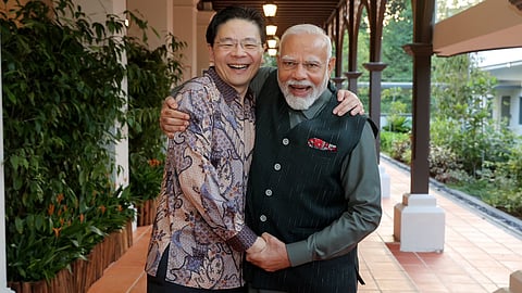 पीएम मोदी सिंगापुर दौरा: द्विपक्षीय बैठक से पहले डिनर पर मिले दोनों प्रधानमंत्री