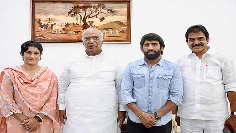 राजनीतिक गलियारे में विनेश फोगाट और बजरंग पूनिया की एंट्री