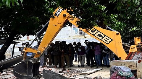 आरोपियों के घर पर अब नहीं होगा सरकार का बुलडोजर एक्शन, सुप्रीम कोर्ट ने केंद्र को लगाई फटकार
