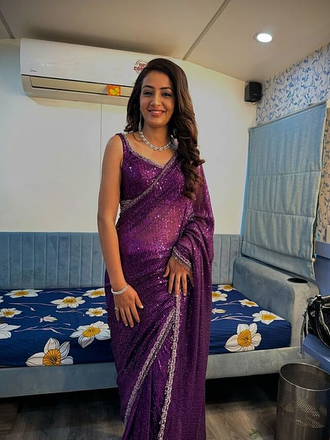 How much Vada Pav girl Chandrika Dixit earn in a day Know her earnings