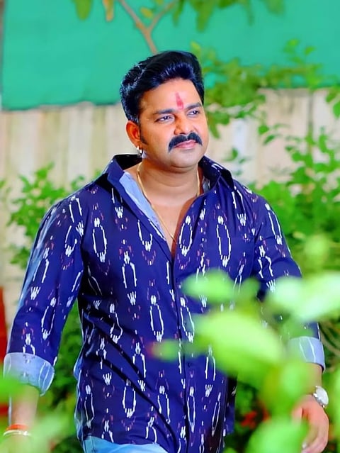 Why did superstar Pawan Singh have to steal money from his brother purse Know the whole matter