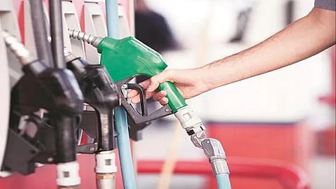 मिजोरम सरकार ने जनता की जेब पर डाला एक्सट्रा बोझ, पेट्रोल व डीजल के दाम में की चार रुपये की बढ़ोतरी