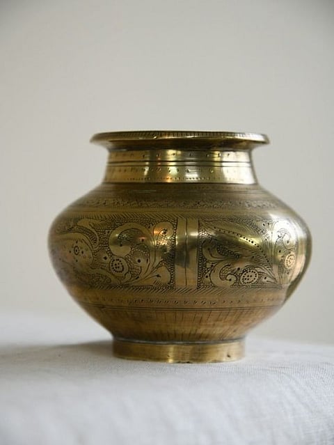 Brass pot (2)