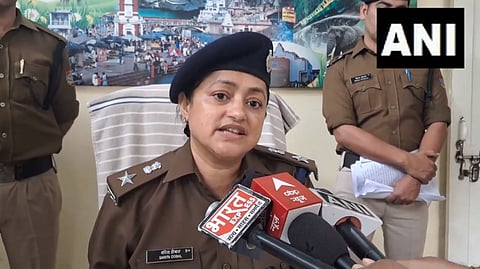 तस्वीर जीआरपी एसपी सरिता डोवाल की है