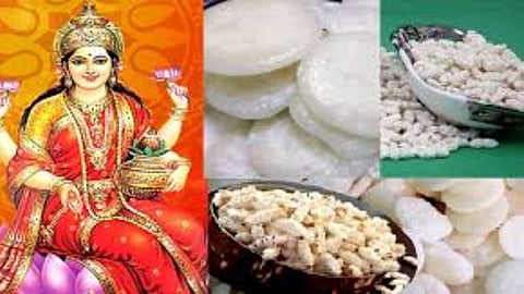 दिवाली पर लक्ष्मी-गणेश जी खील और बताशे भोग