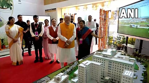 पीएम मोदी दिल्ली के अखिल भारतीय आयुर्वेद संस्थान (AIIA) में