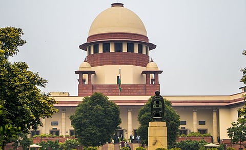 सुप्रीम कोर्ट का केंद्र सरकार और चुनाव आयोग को नोटिस, मुफ्त उपहारों वाली योजनाएं 'रिश्वत' तो नहीं