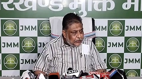 तस्वीर झामुमो प्रवक्ता सुप्रियो भट्टाचार्य की है
