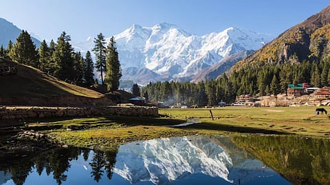 पाकिस्तान की इन जगहों को देखकर लौटने का नहीं करेगा मन, विदेशों से भी घूमने आते हैं लोग
