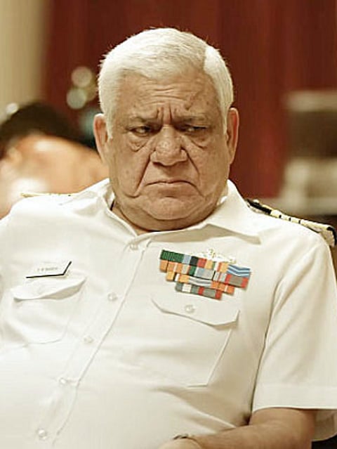Om Puri used to work at a tea stall famous villain spent his life in difficulties