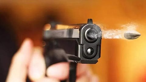 मुंबई के सानपाड़ा इलाके में गोलीबारी की घटना की चौंकाने वाली जानकारी सामने आई है। यह गोलीबारी नवी मुंबई के सानपाड़ा के डी मार्ट परिसर में हुई।