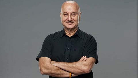 अनुपम खेर ने वोट डालने के बाद फ्लॉन्ट की फिंगर, बोले- चुनाव से बड़ा कोई उत्सव नहीं