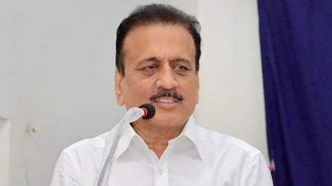 गिरीश महाजन ने बागियों को दी चेतावनी, बोले- पार्टी में फूट डालने वाले गद्दारों को सिखाएंगे खबक