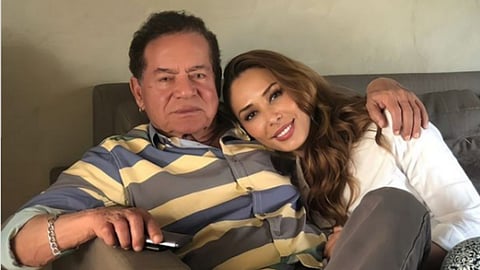 Iulia Vantur Wishes Salim Khan on His 89th Bithday