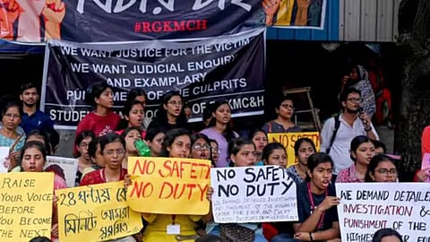 आरजी कर मेडिकल कॉलेज मामला : जूनियर डॉक्टर कर रहे सभी आरोपियों के लिए मृत्युदंड की मांग