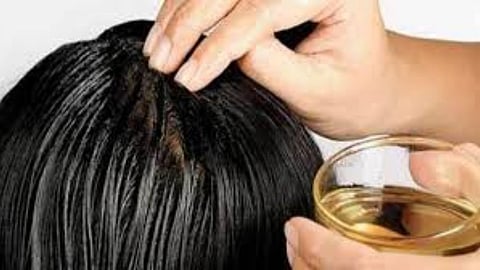 सप्ताह में इन चार दिनों में न लगाएं तेल