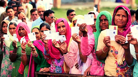 अकोला जिले में निर्णायक साबित हाेंगी महिलाएं, जानिए किस सीट पर कितने मतदाता