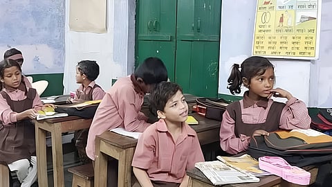 अफवाह निकली यूपी में 27 हजार से ज्यादा स्कूल बंद होने की ख़बर, डिपार्टमेंट ने किया दूध का दूध, पानी का पानी
