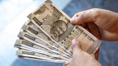 Salary Hiked: जानिए कैसे तय की जाती है सांसदों की सैलरी, क्या है कॉस्ट इन्फ्लेशन इंडेक्स का खेल?