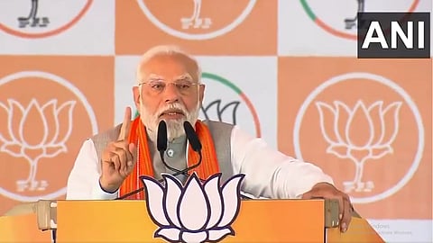 चिमूर रैली में पीएम नरेंद्र मोदी ने कांग्रेस पर साधा निशाना, कहा- आदिवासियों को बांटकर करना चाहती है कमजोर