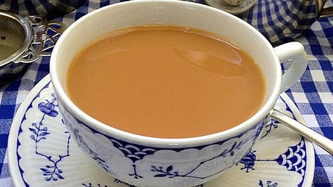 डिस्पोजल या प्लास्टिक के गिलास में चाय पीना बेहद खतरनाक है।