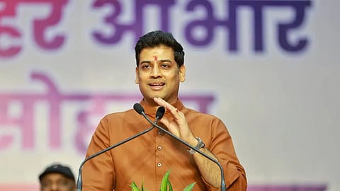 शिवसेना नेता श्रीकांत शिंदे ने महाराष्ट्र के उपमुख्यमंत्री बनने की "अफवाहों" का खंडन किया