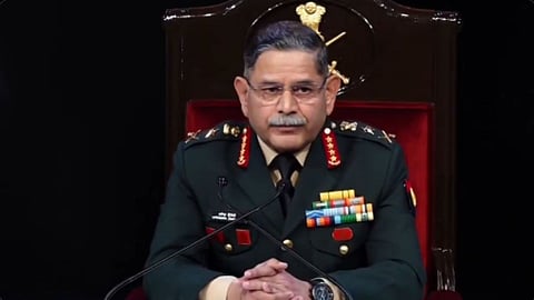 चीन और पाकिस्तान पर बोले आर्मी चीफ, सीमा के हालातों के बारे में दी जानकारी