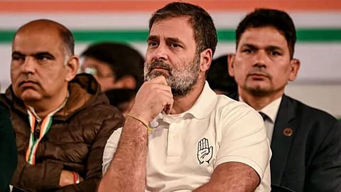 दिल्ली में कैसे कमजोर होती गई कांग्रेस आंकड़े कर देंगे हैरान , जानें AAP-BJP के खिलाफ कितनी मुश्किल होगी लड़ाई