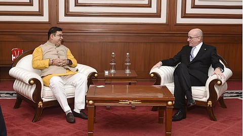 महाराष्ट्र में 'फूड प्रोसेसिंग इंडस्ट्री' में निवेश।