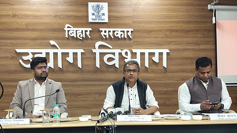 मिश्र ने कहा कि आज से यह पोर्टल शुरू हो गया है। इस पोर्टल के माध्यम से आखिरी तारीख 5 मार्च तक इच्छुक व्यक्ति जिनकी उम्र 18 से 50 वर्ष तक है, आवेदन कर सकते हैं। इस योजना के अंतर्गत वित्त वर्ष 2024-25 के दौरान लगभग 300 करोड़ रुपये की राशि वितरित की जाएगी।