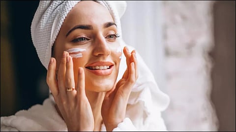 बॉडी लोशन के शौकीन हैं, तो अब आगे इस्तेमाल से पहले इससे होने वाले नुकसान जान लें, जानिए स्किन पर क्या हो सकते हैं साइड इफेक्ट्स