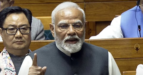 PM Modi in Parliament: लोकसभा में विपक्ष पर जमकर बरसे पीएम मोदी, राहुल गांधी-अखिलेश यादव को बनाया निशाना!