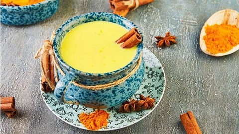 हल्दी वाले दूध पीने के नुकसान
