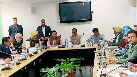 आंदोलनकारी किसान और सरकार के बीच बैठक खत्म, जानिए क्या हुआ फैसला और कब होगी अगली मीटिंग?
