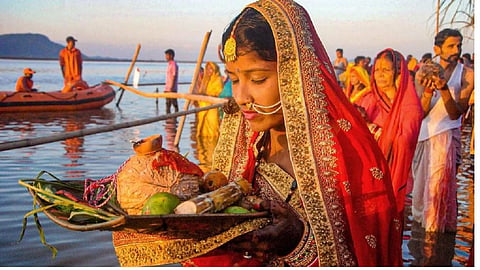 पहली बार 'चैती छठ' करने वाले श्रद्धालु ये विशेष नियम जान लें, पूजा की सामग्री की लिस्ट भी नोट कर लें