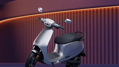 ओला इलेक्ट्रिक ने कहा है कि वह 10,500 रुपये तक का प्रॉफिट भी दे रही है। एस1 जेन 2 स्कूटर के नए खरीदार 2,999 रुपये कीमत के 1 साल के फ्री मूव ओएस+ और 7,499 रुपये में 14,999 रुपये मूल्य की विस्तारित वारंटी का लाभ उठा सकते हैं।