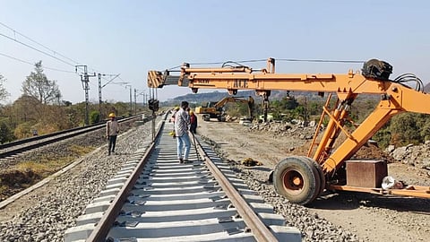 Mumbai News: मुंबईकरों को मिलेगी बड़ी राहत, दिसंबर में होगा शुरू पनवेल-कर्जत लोकल कॉरिडोर