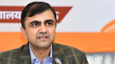 UP news IAS Abhishek Prakash, cm yogi action on IAS officer, IAS officer property investigation, IAS officer suspension news