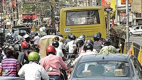 Metro city growth, Nagpur uncontrolled expansion, Nagpur way to becoming Bengaluru city growing but planning stalled lest city gets caught in traffic trap Development metro city delhi mumbai come next orange city