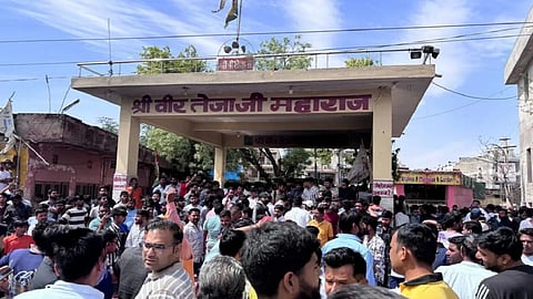 राजस्थान में वीर तेजाजी महाराज की प्रतिमा तोड़ने पर हंगामा, बाजार बंद कराया