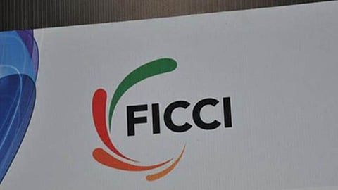 पहलगाम में हुए कायराना आतंकी हमले ने पूरे देश को झकझोर कर रखा है। इसी सिलसिले में इंडस्ट्रियल वर्ल्ड ने भी इस हमले को लेकर अपनी प्रतिक्रिया व्यक्त की हैं। इंडस्ट्रियल चेंबर्स के सदस्यों और प्रमुख बिजनेसमैन ने इसका विरोध किया है।