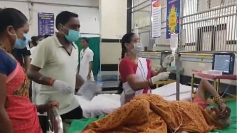 महाराष्ट्र के जालना जिले में रविवार दोपहर एक धार्मिक आयोजन के दौरान तेज हवा के चलते मंडप ढह गया, जिससे 25 श्रद्धालु घायल हो गए।
