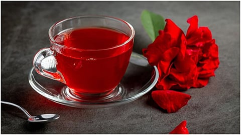 Weight Loss से लेकर Immunity Boost करने में Rose Tea का जवाब नहीं, इसमें हैं हेल्थ के कई और फ़ायदे