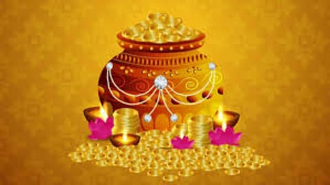अक्षय तृतीया के दिन हल्दी की 5 गांठ इस रंग के कपड़े में बांधकर तिजोरी में रख दें, पैसों की तंगी से मिलेगा छुटकारा, जानिए और उपाय