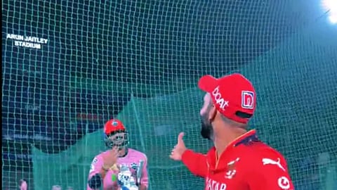 'ये तू खेल ना... मजाक मत कर’, RCB के बल्लेबाजी कोच ने दिल्ली के कप्तान अक्षर पटेल को लगाई फटकार