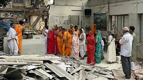 'हम कमजोर नहीं हैं...', कोर्ट के स्टे के बावजूद तोड़ा मंदिर, जैन समुदाय ने BMC पर लगाया गंभीर आरोप