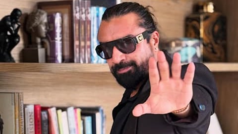 दुष्कर्म मामले में एजाज खान को तगड़ा झटका, अग्रिम जमानत की याचिका खारिज