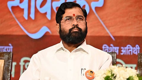 महाराष्ट्र में शिवसेना शिंदे गुट में शामिल होने पर जमकर विवाद सामने आया है। इस विवाद के बाद इन पांच नेताओं ने शिंदे गुट में शामिल होने से साफ तौर पर इनकार कर दिया है, जिससे शिंदे गुट को झटका लगा है।